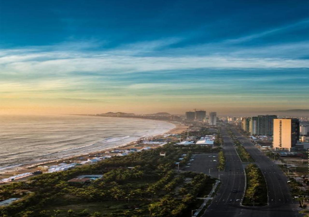 Sunrise Luxury Apartment With Ocean View Da Nang Exterior photo