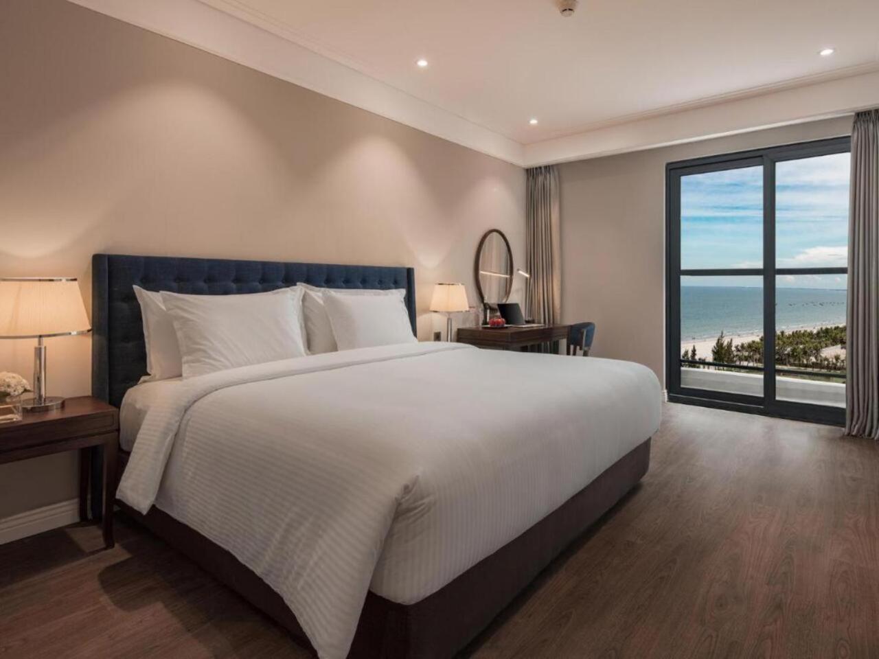 Sunrise Luxury Apartment With Ocean View Da Nang Exterior photo